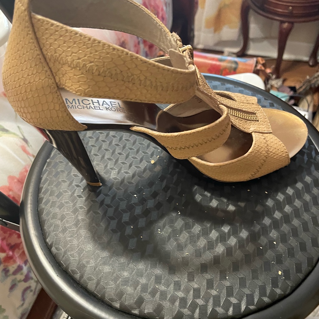 Shoes Size 9, Nude, Slightly Worn.